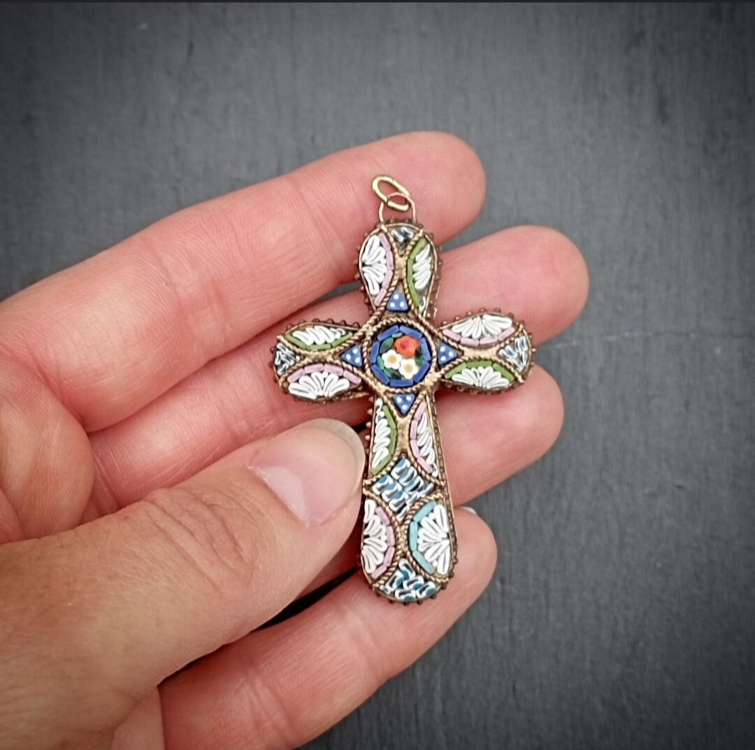 Croix ancienne en micromosaïque italienne du Grand tour