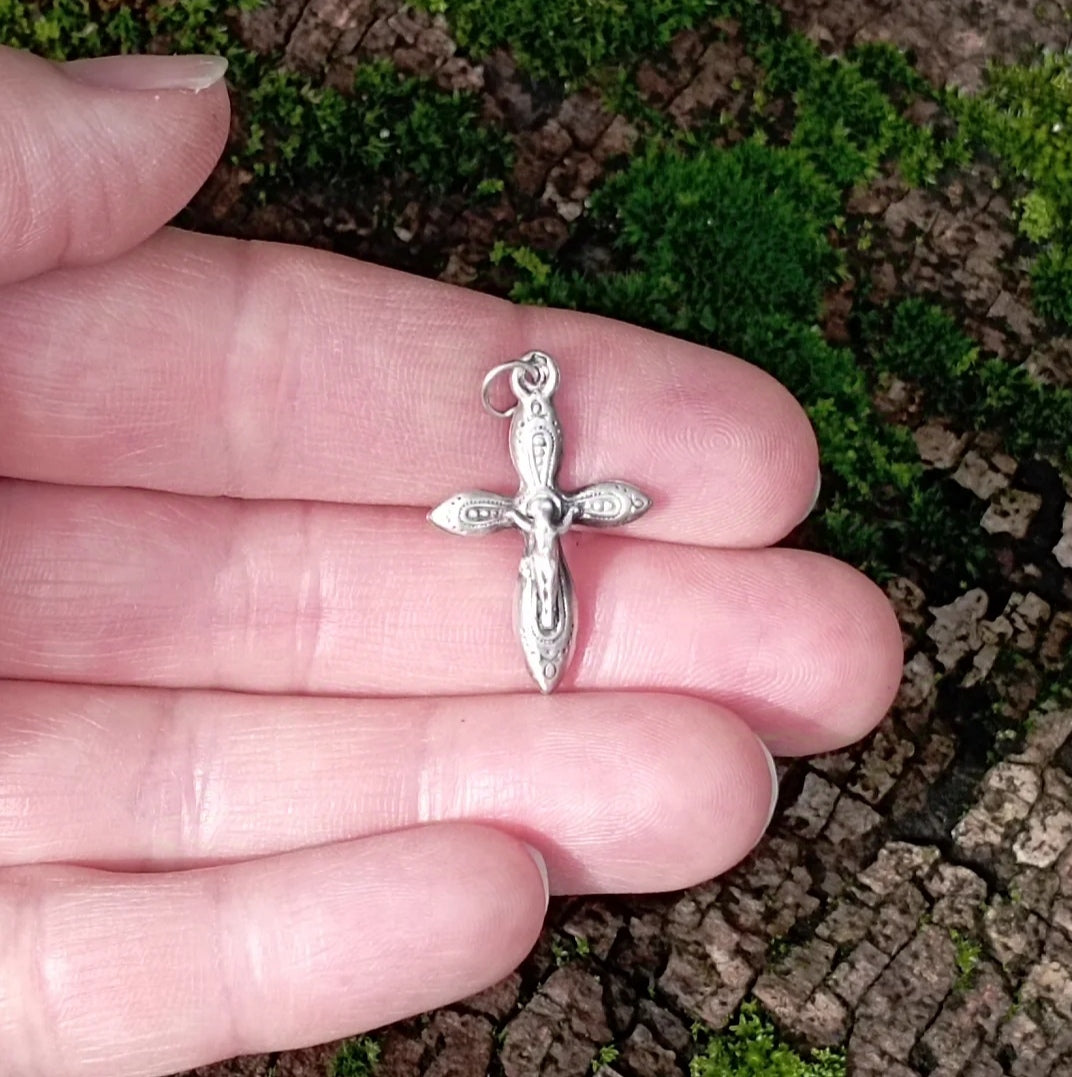 Pendentif croix en argent