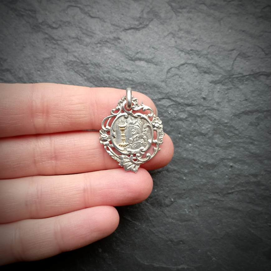 Médaille ancienne de 1ere communion en argent et vermeil