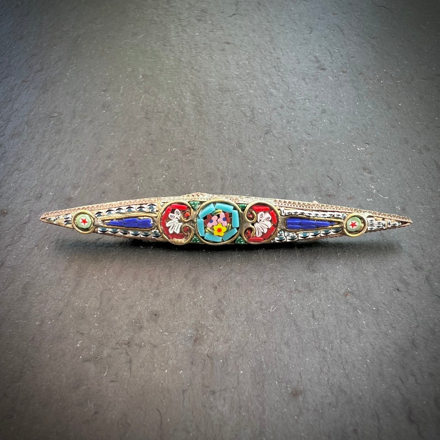 Broche ancienne en micromosaïque