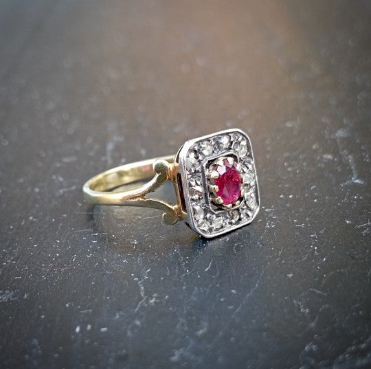 Bague ancienne rubis et diamants en or 750 et argent