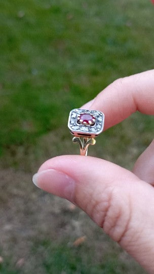 Bague ancienne rubis et diamants en or 750 et argent