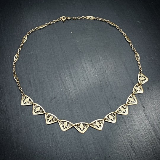 Collier collerette filigrané en or jaune 18kt