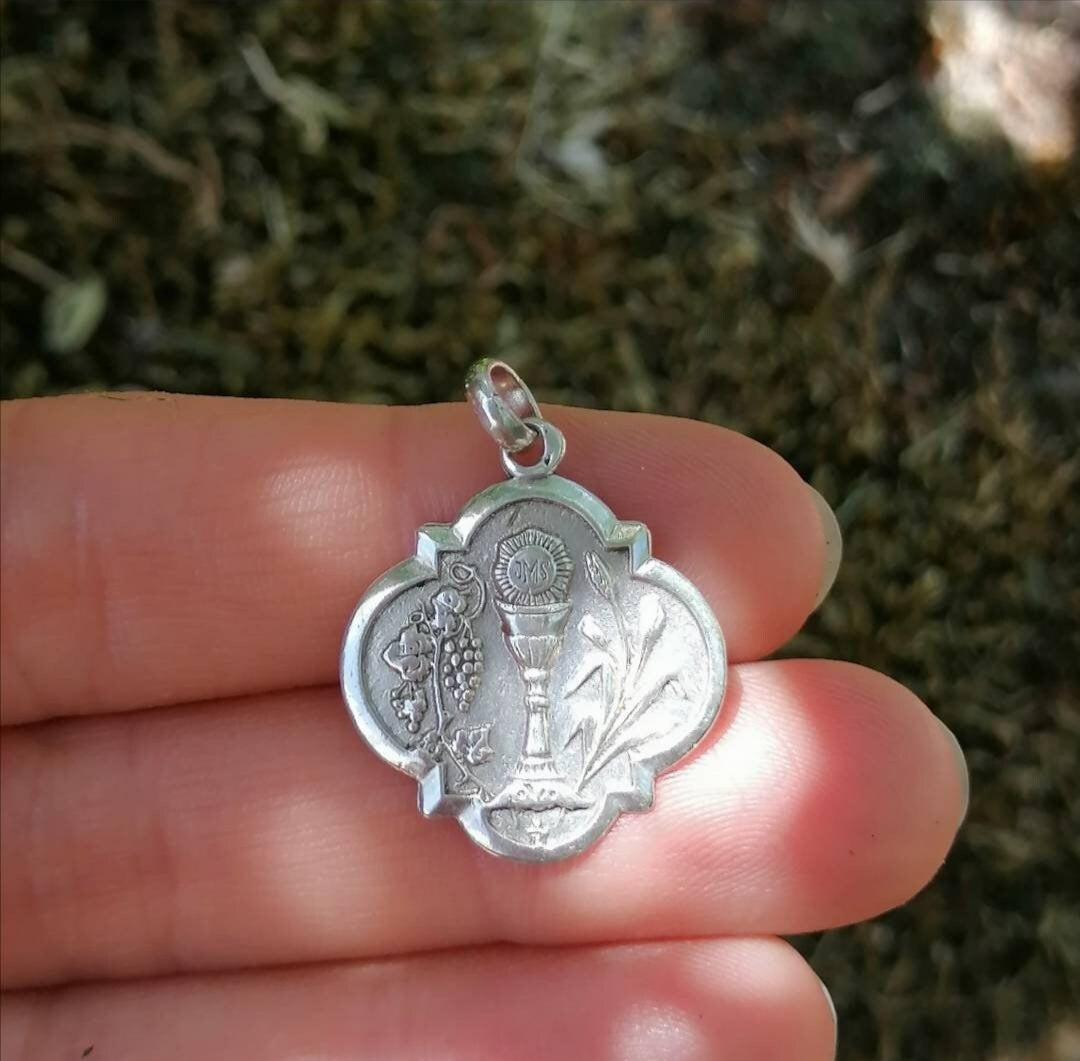 Médaille religieuse ancienne en argent et chaîne