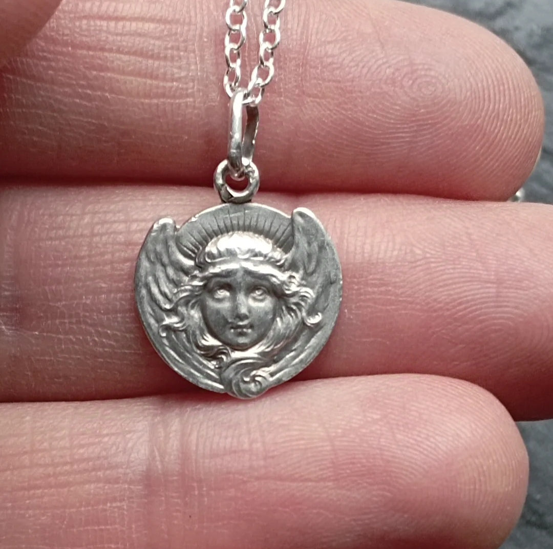 Médaille Art nouveau ange en argent