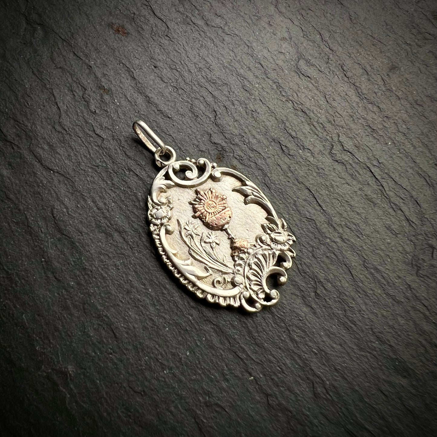 Médaille de communion ancienne en argent et vermeil