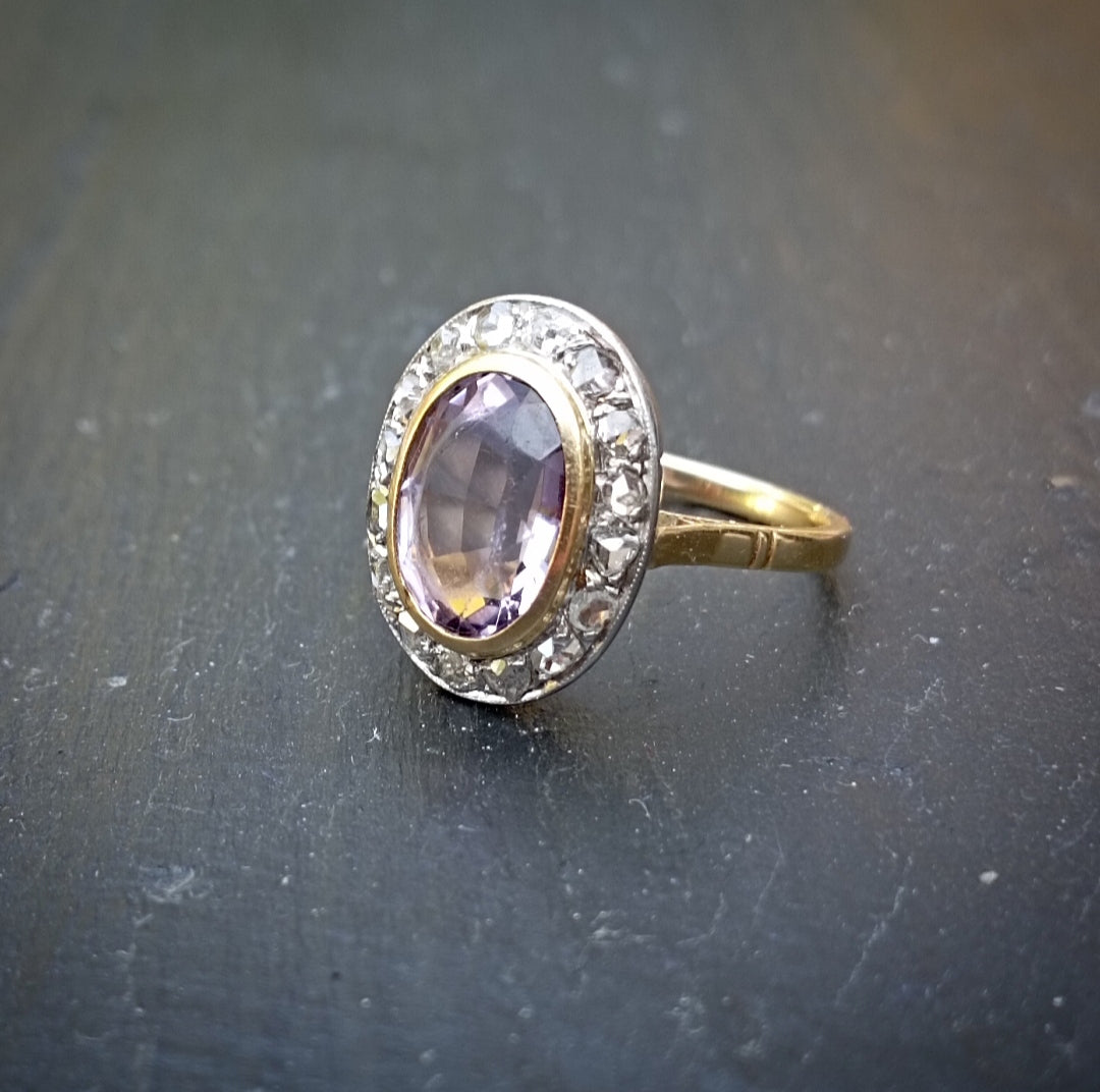 Bague pompadour en or 18kt, améthyste et diamants