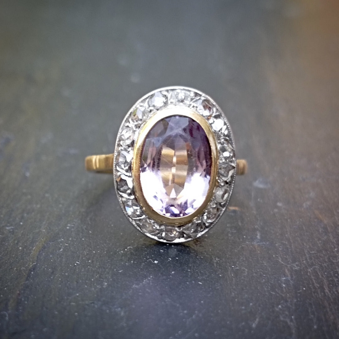 Bague pompadour en or 18kt, améthyste et diamants