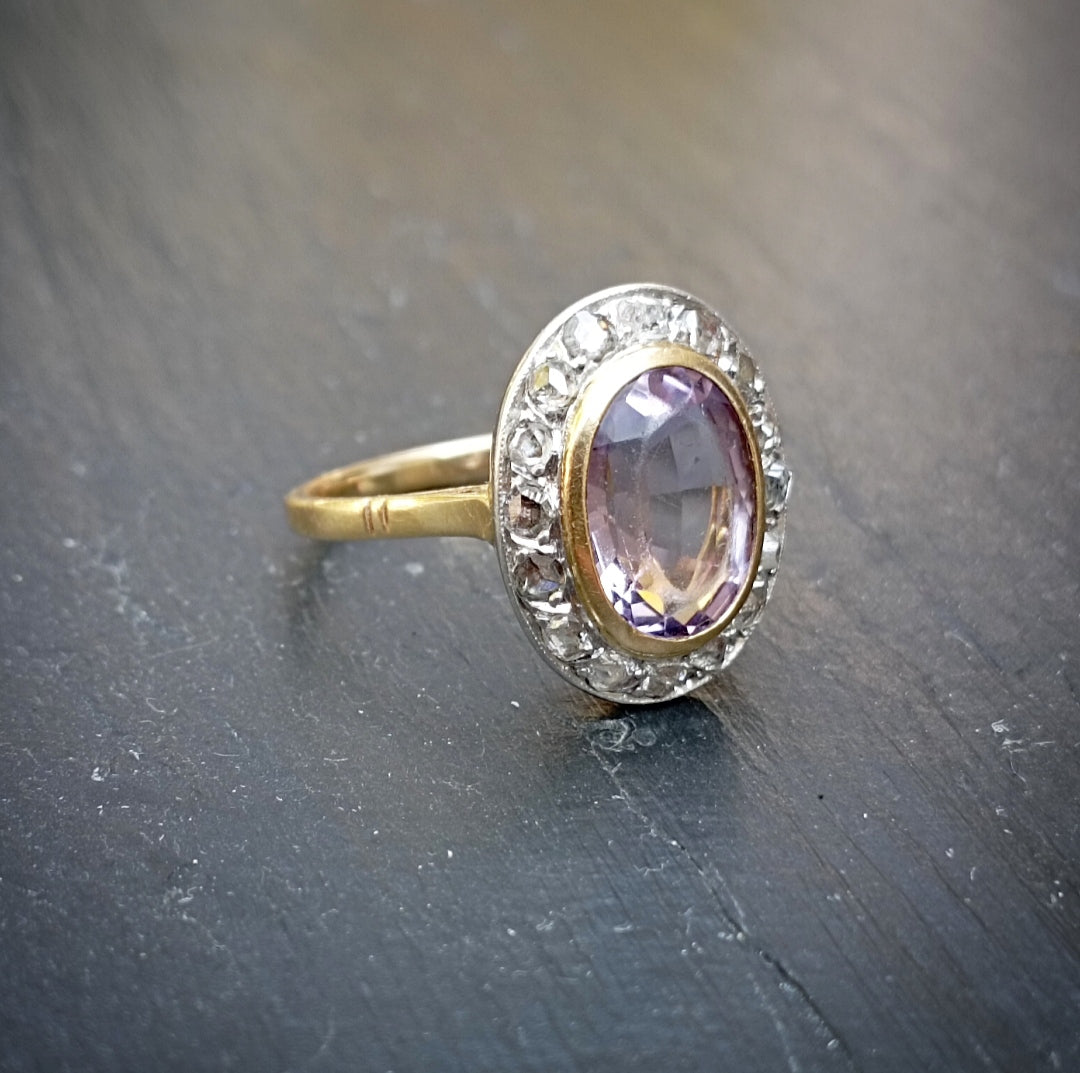 Bague pompadour en or 18kt, améthyste et diamants