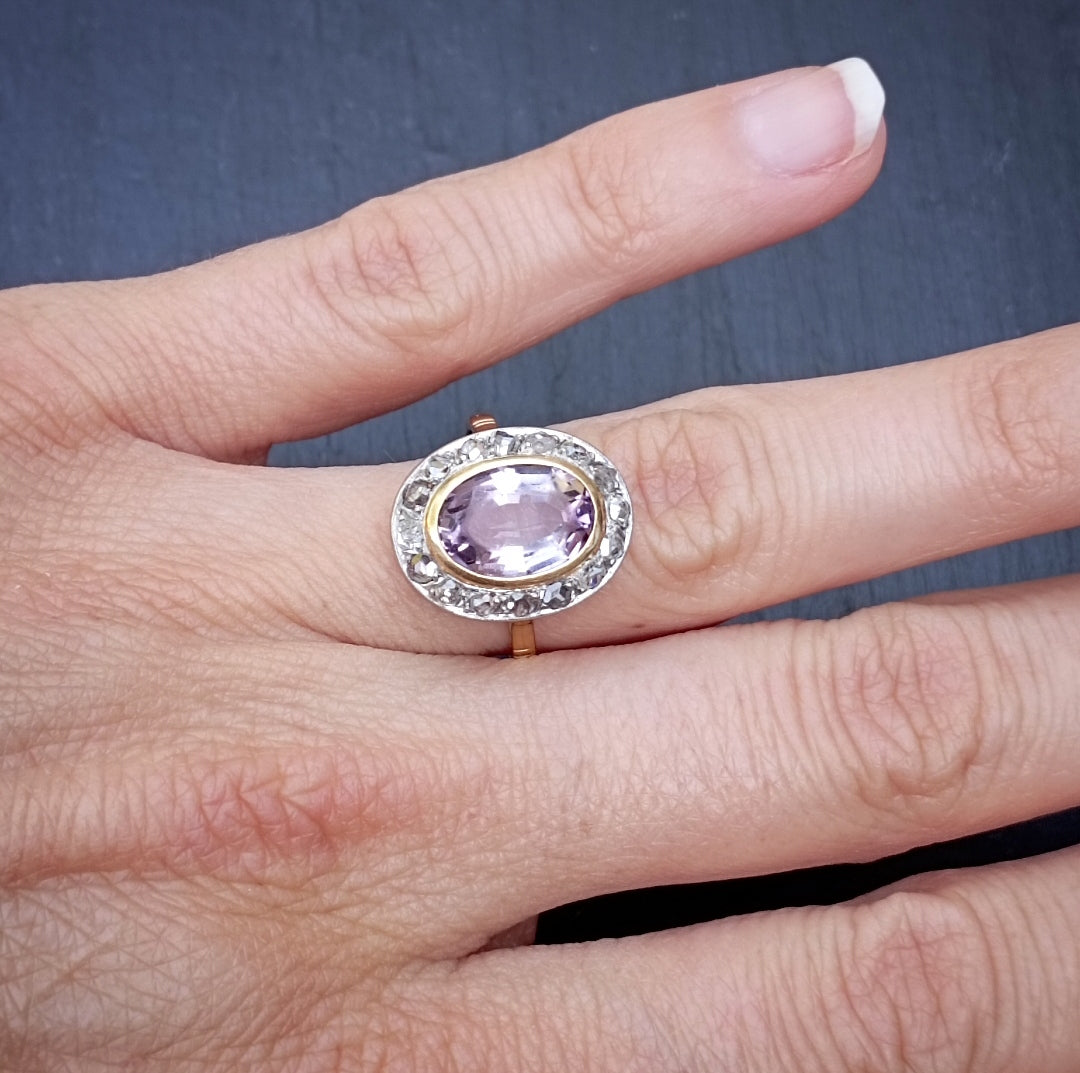 Bague pompadour en or 18kt, améthyste et diamants