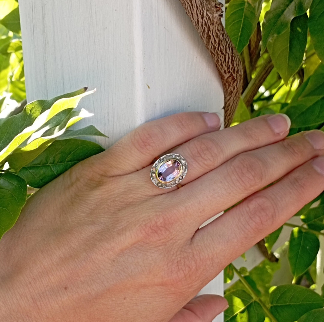 Bague pompadour en or 18kt, améthyste et diamants