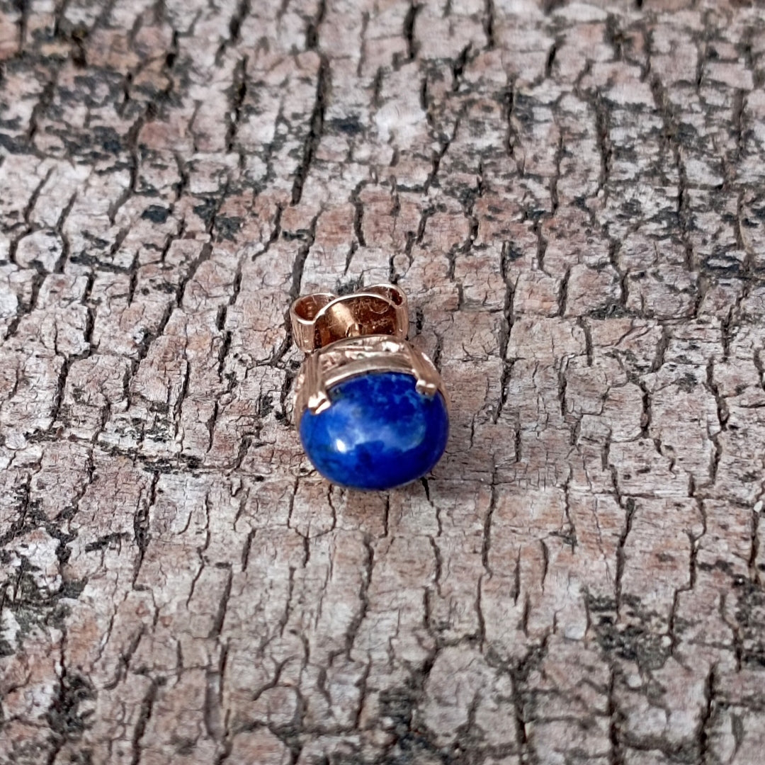 Mono boucle d'oreille en or 14kt et lapis-lazuli