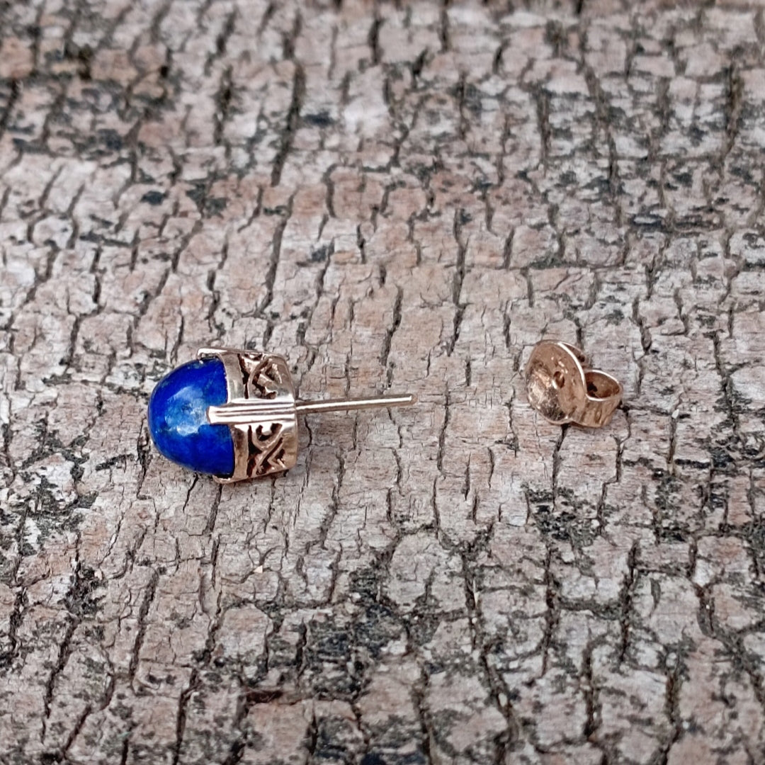 Mono boucle d'oreille en or 14kt et lapis-lazuli