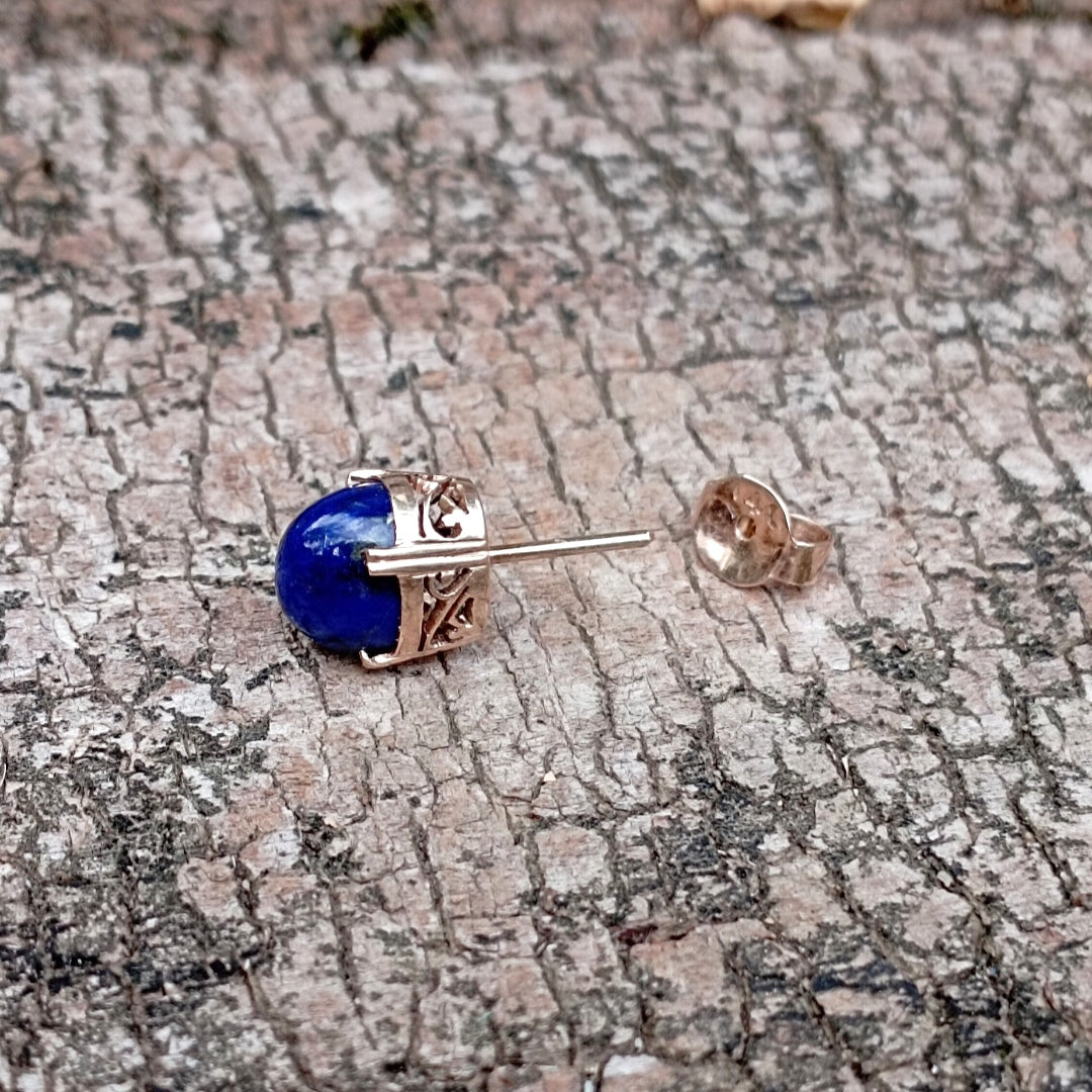 Mono boucle d'oreille en or 14kt et lapis-lazuli