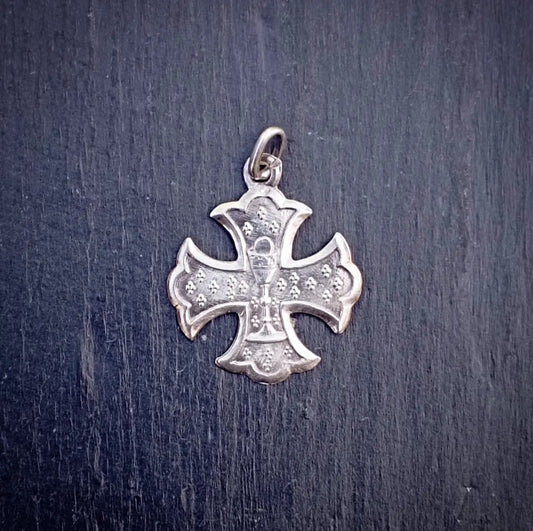 Croix de communion en argent