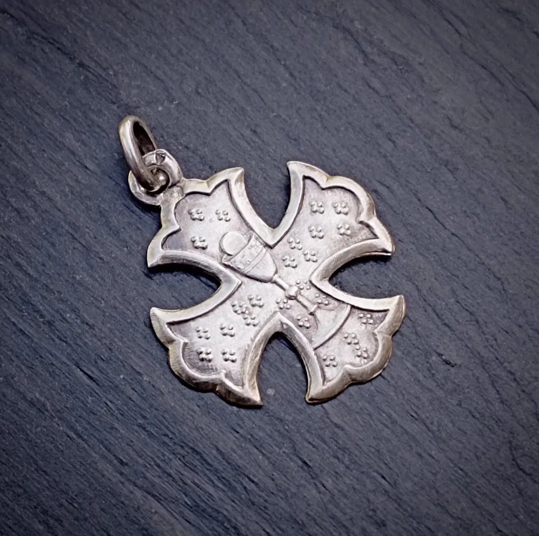 Croix de communion en argent