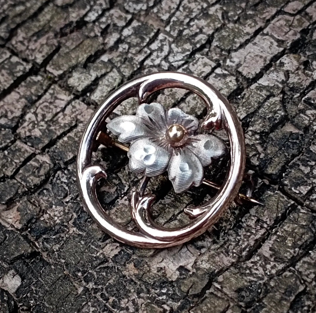 Broche florale ancienne en vermeil