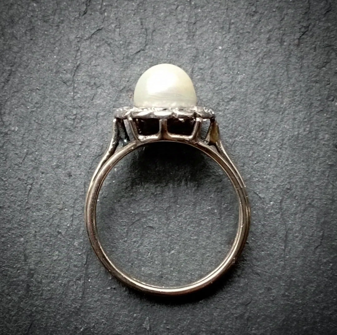 Bague ancienne perle et diamants en or et platine