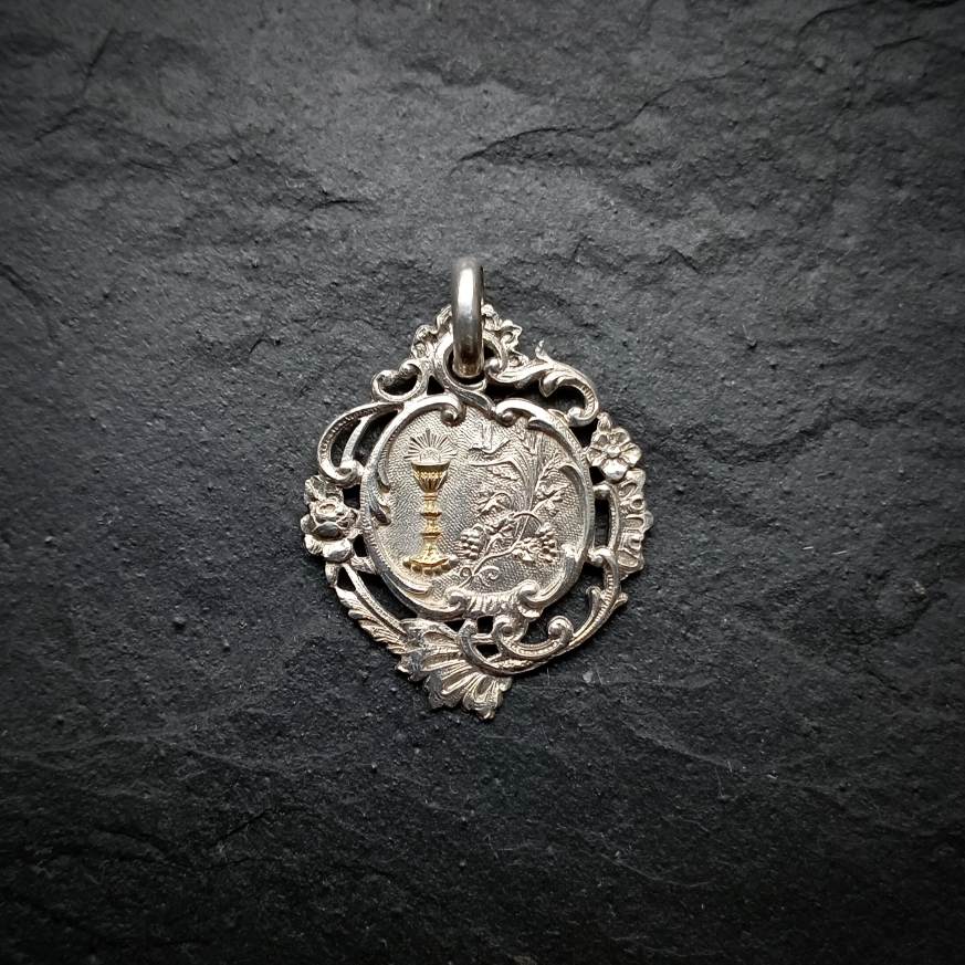 Médaille ancienne de 1ere communion en argent et vermeil