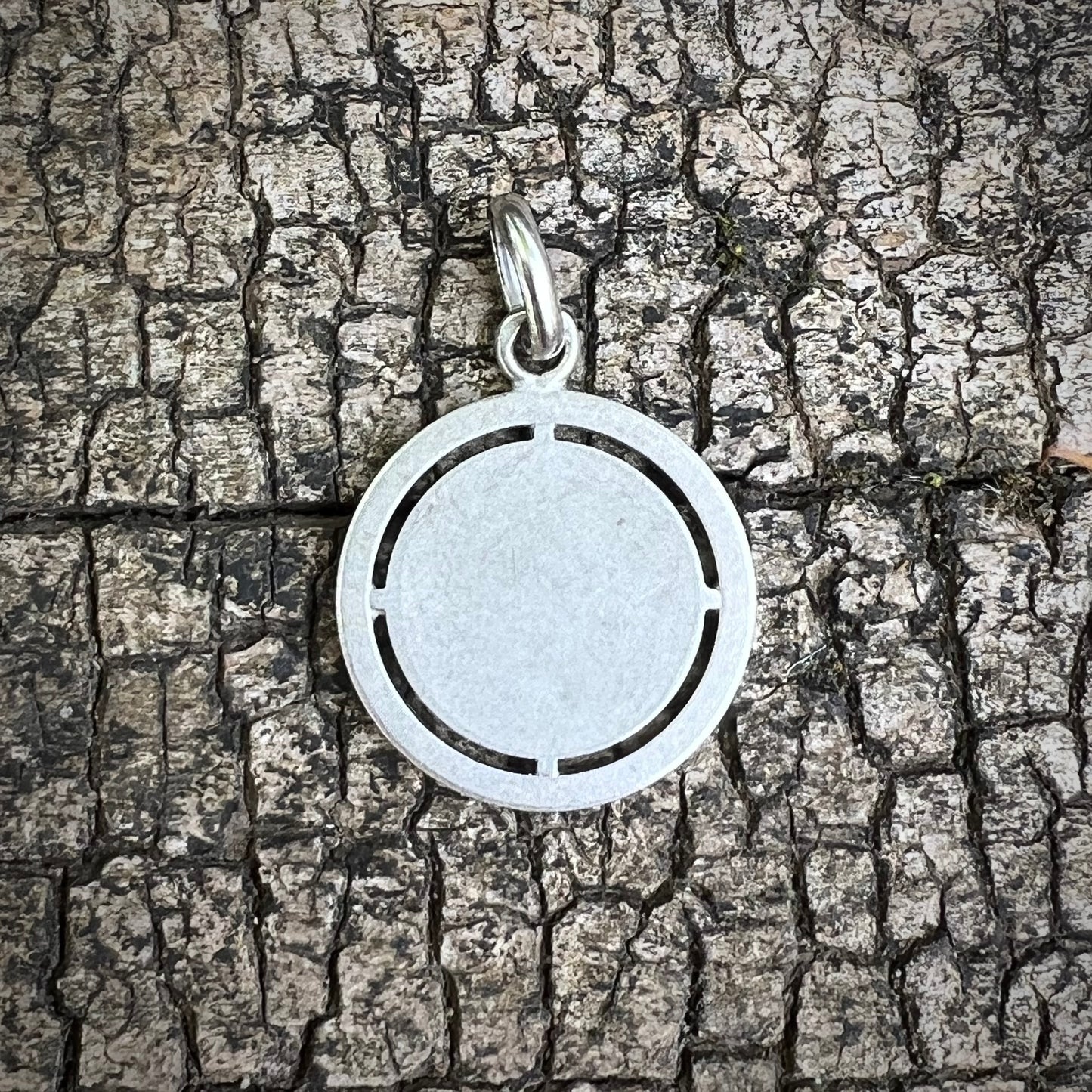 Pendentif signe astrologique du cancer en argent