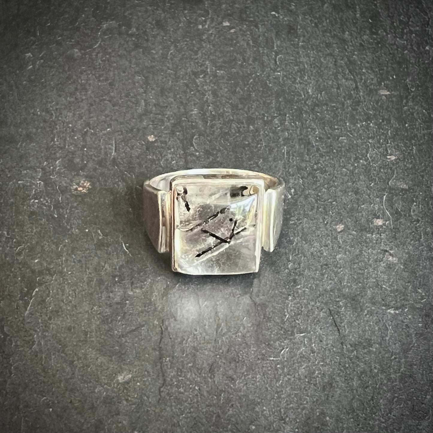 Bague quartz à inclusion de tourmaline en argent