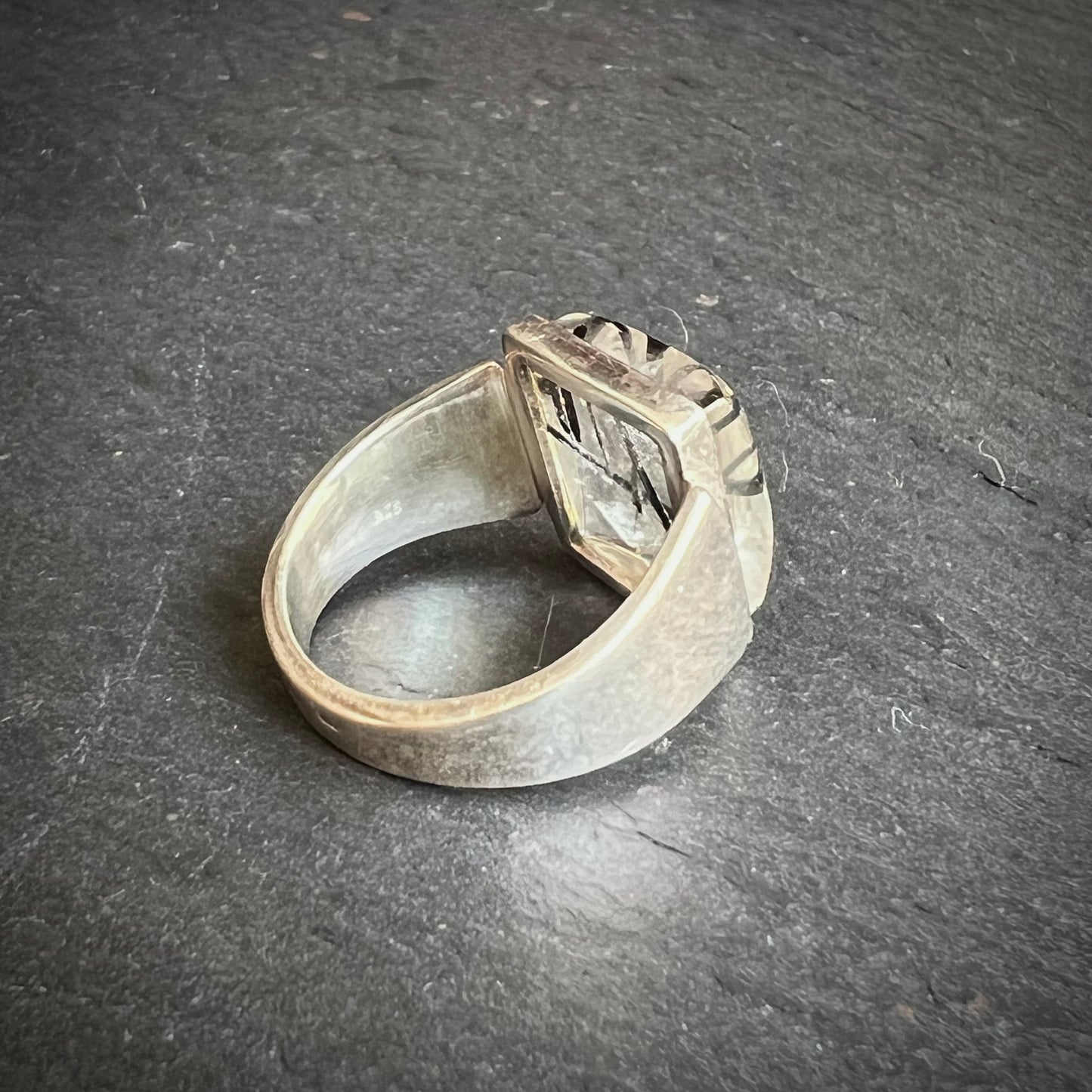 Bague quartz à inclusion de tourmaline en argent