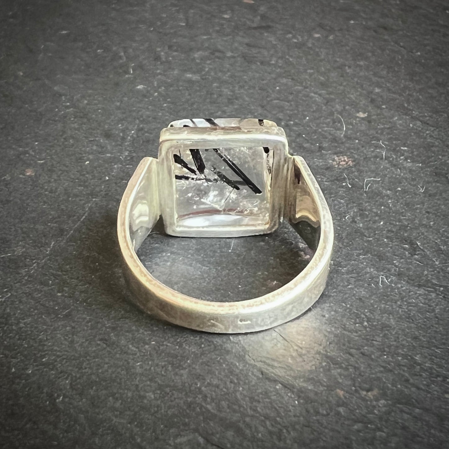 Bague quartz à inclusion de tourmaline en argent