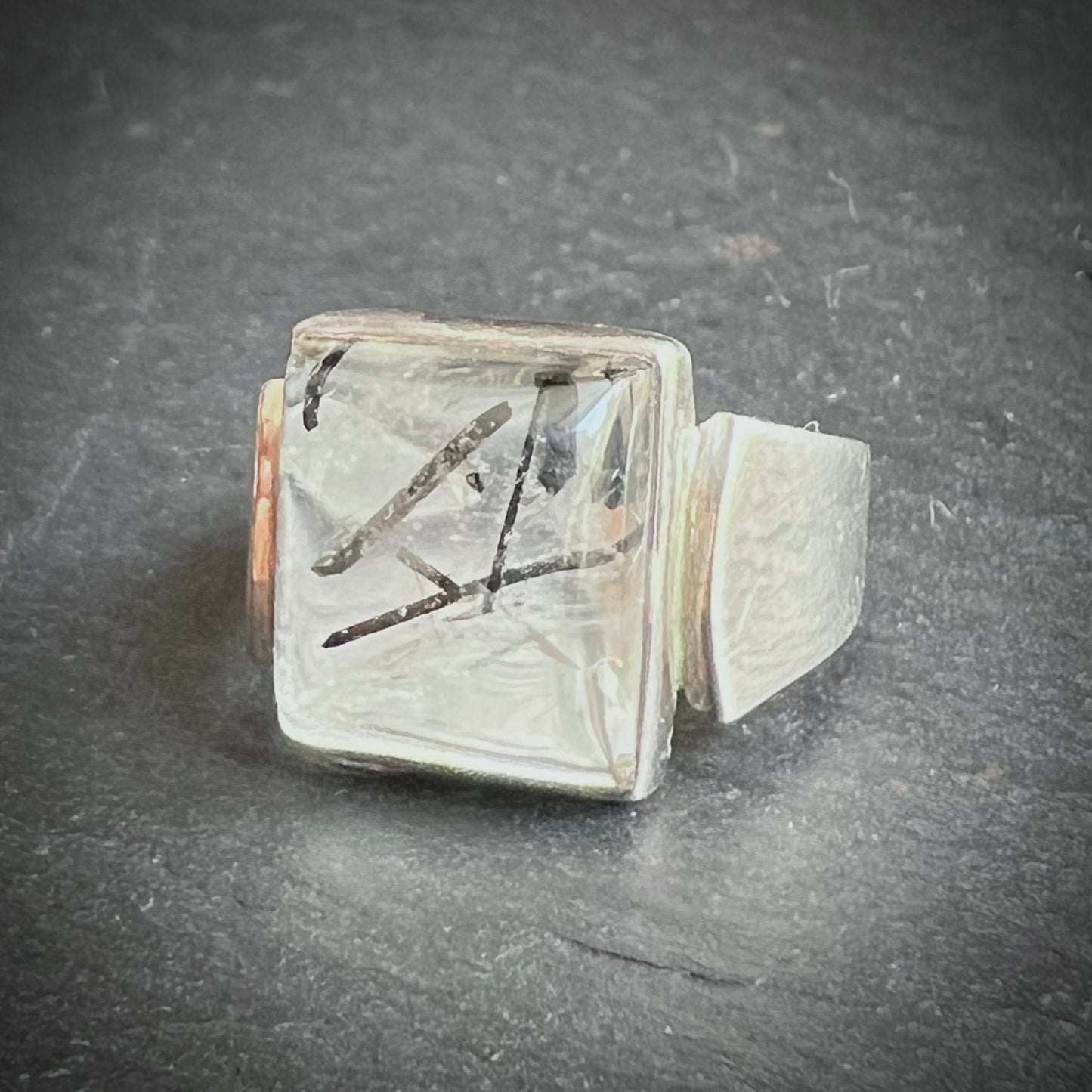 Bague quartz à inclusion de tourmaline en argent