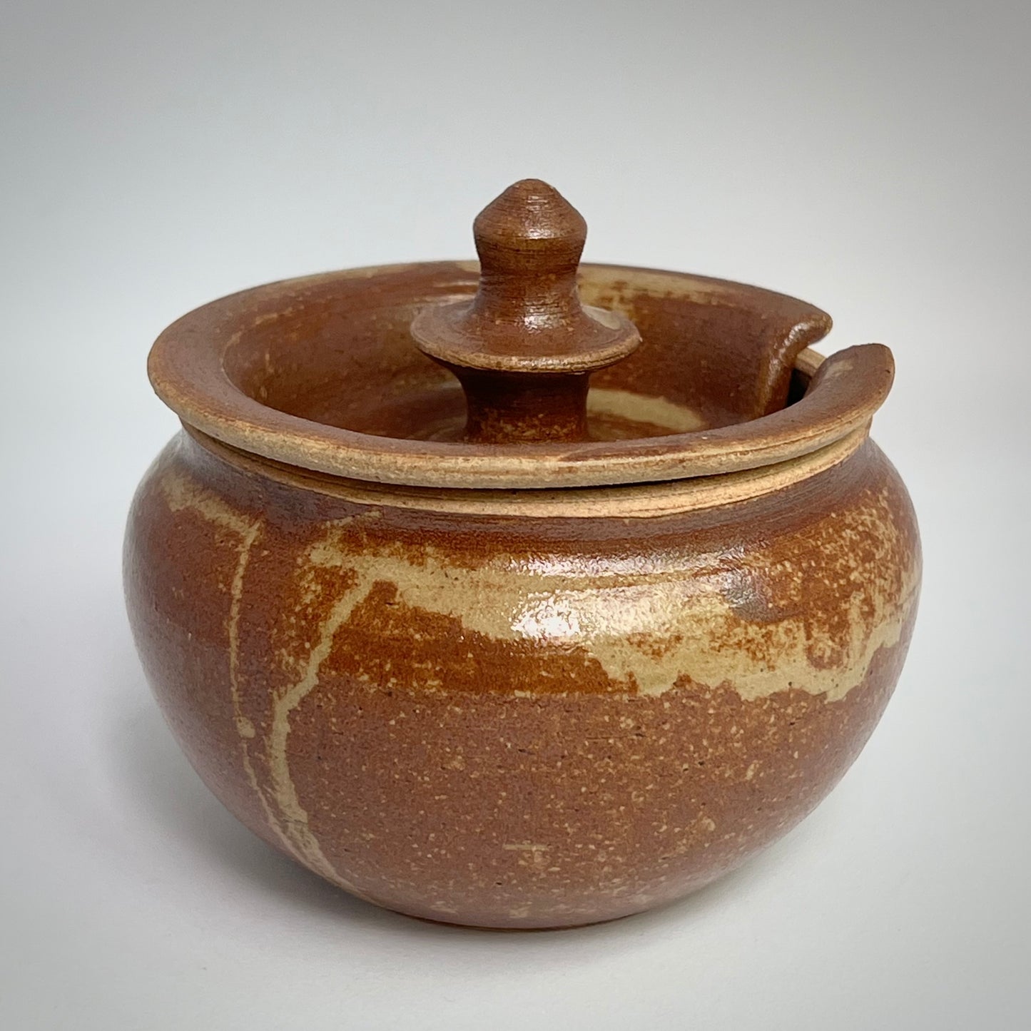 Pot à couvercle en grès de Daniel Auger