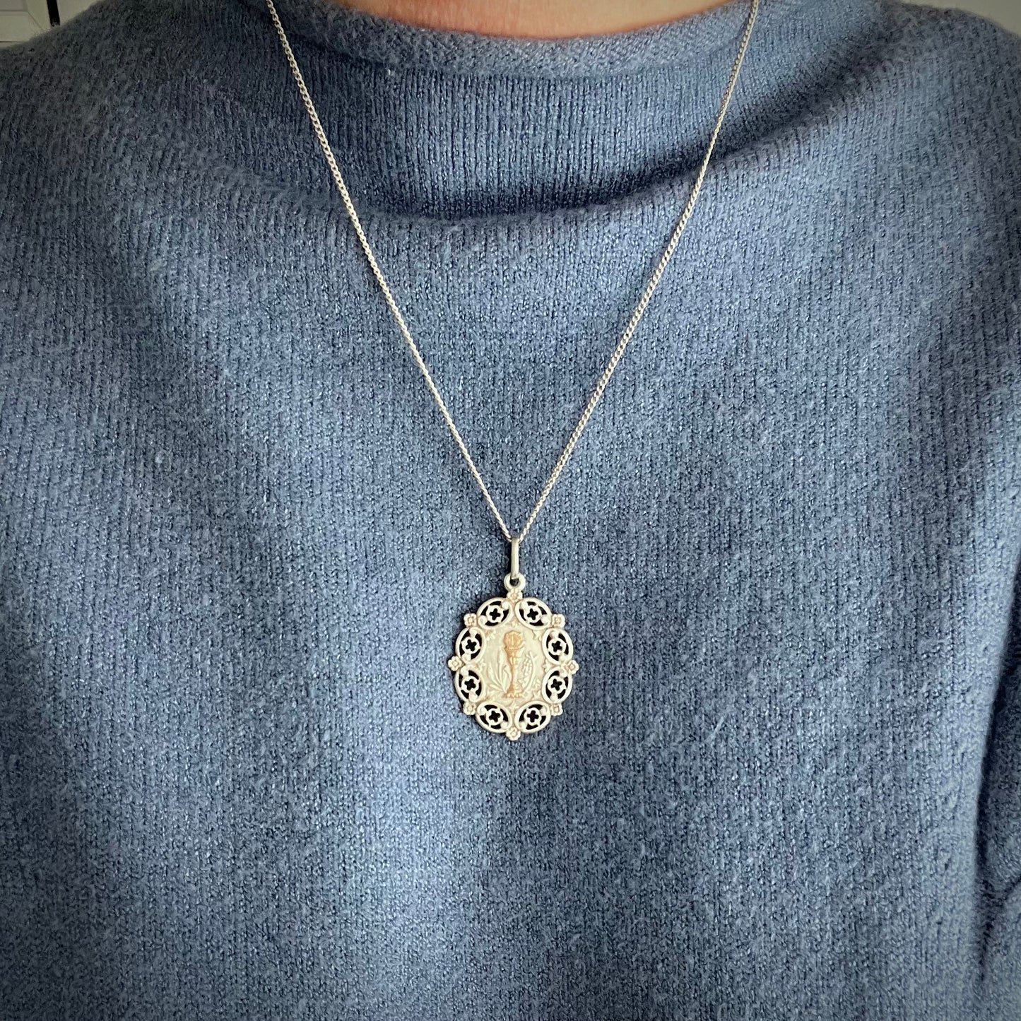 Médaille ancienne de première communion en argent