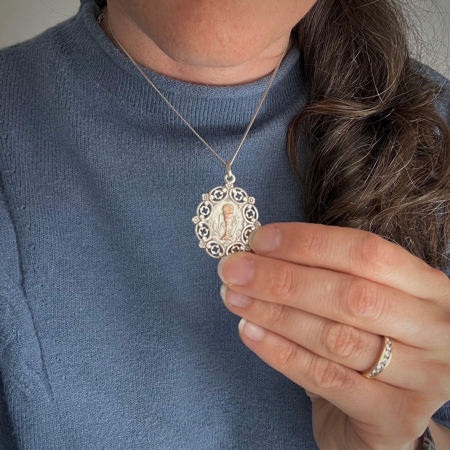 Médaille ancienne de première communion en argent