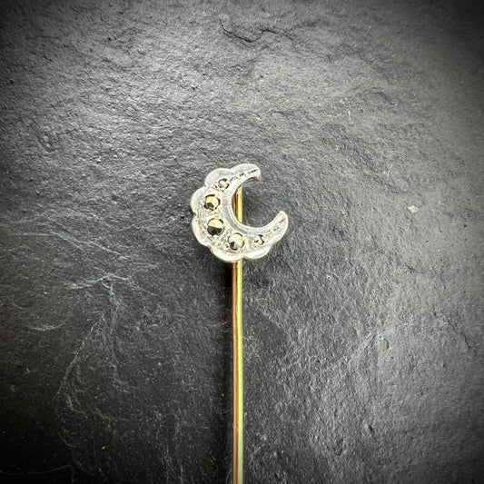 Epingle croissant de lune marcassites plaqué argent