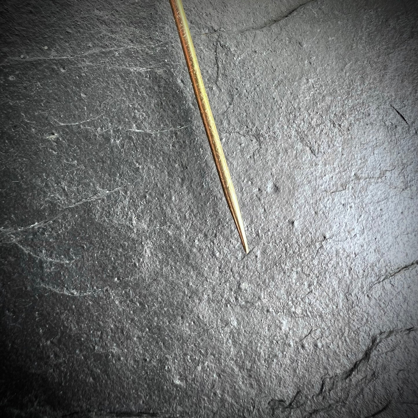 Epingle feuille et perle d'imitation