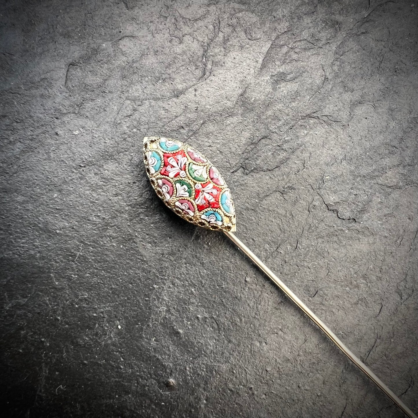 Épingle à cravate ancienne en micromosaïque