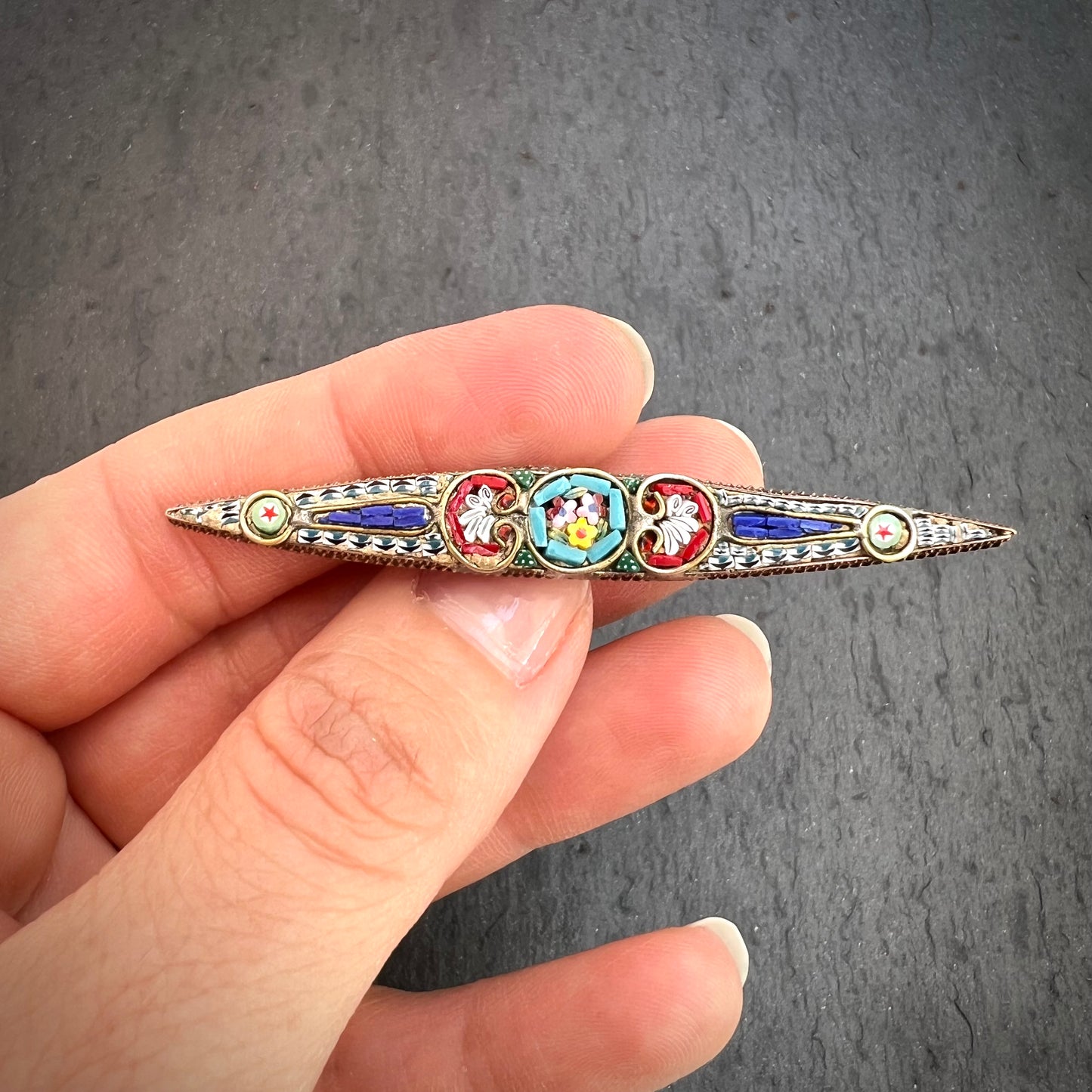 Broche ancienne en micromosaïque