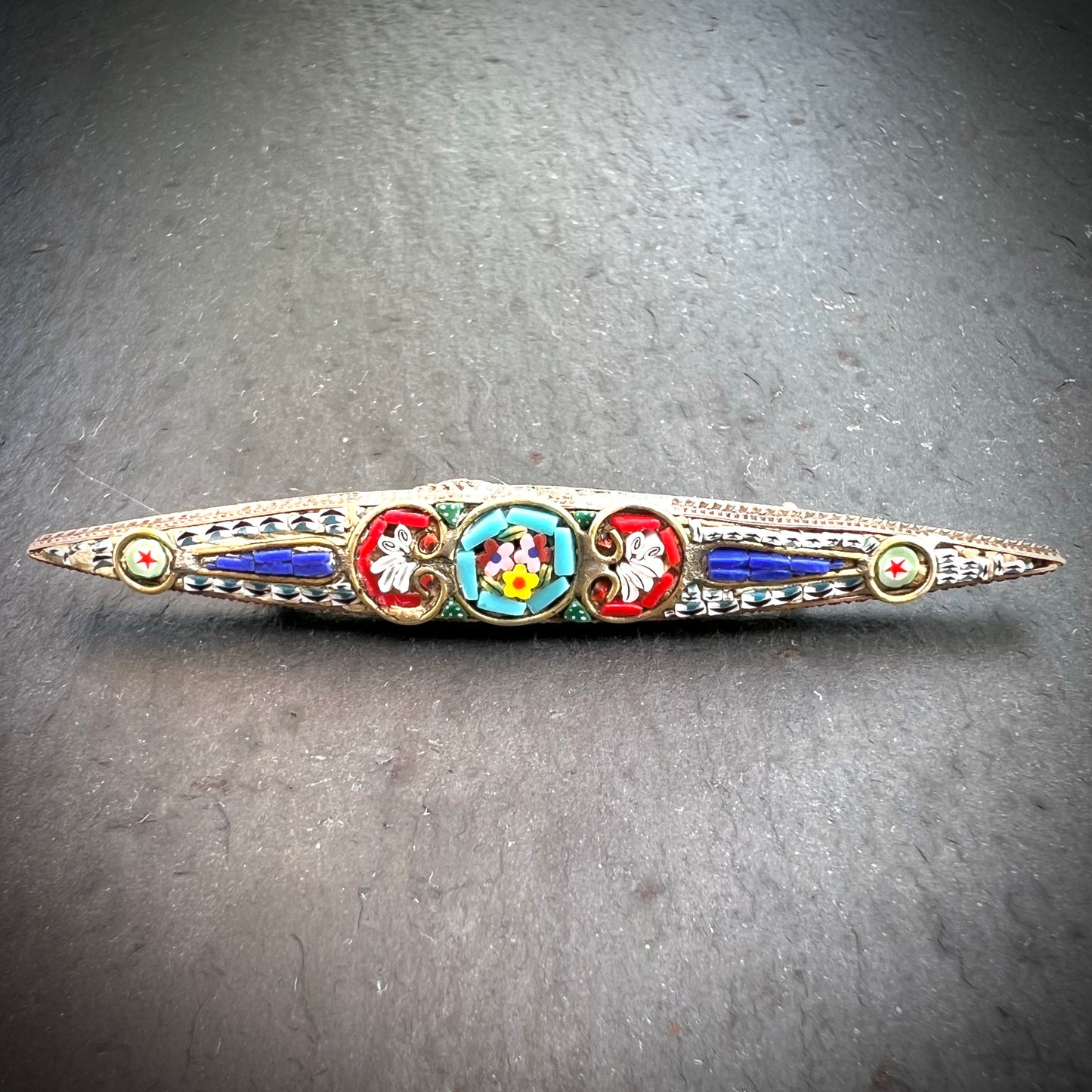 Broche ancienne en micromosaïque