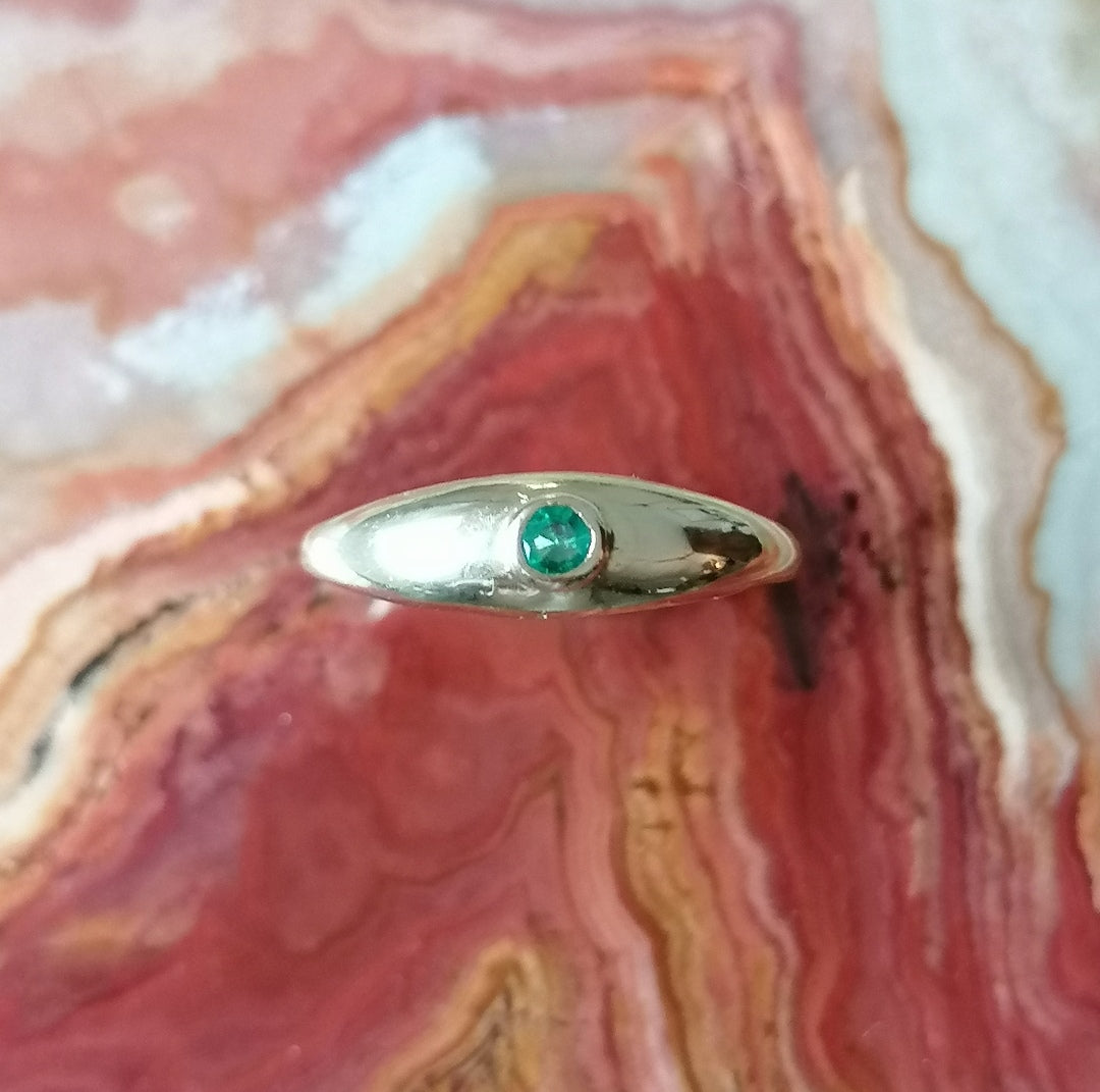 Bague jonc émeraude en or jaune 18kt