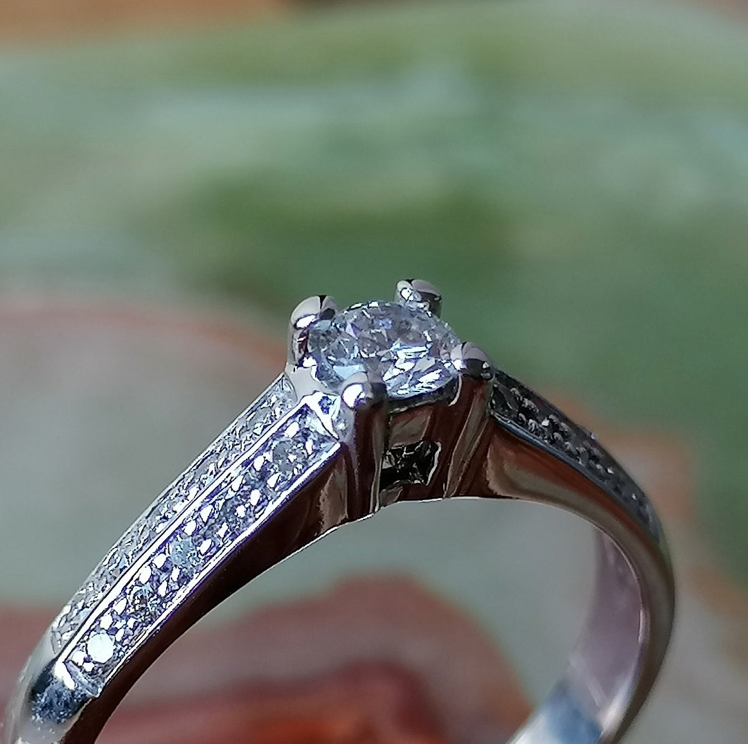 Bague de fiançailles diamants en or blanc 18kt