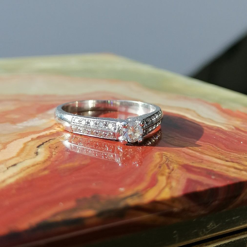 Bague de fiançailles diamants en or blanc 18kt